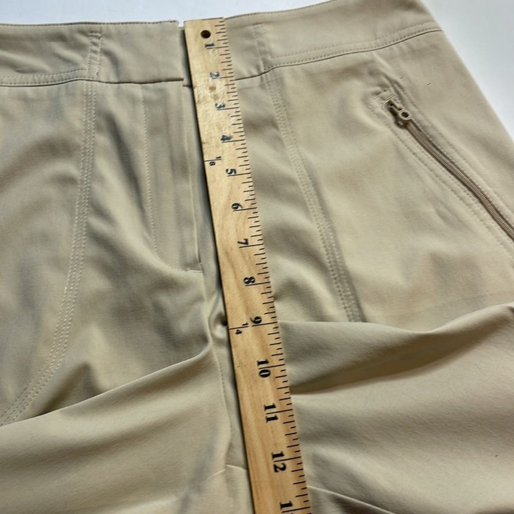 Tail Womens Tech Performance High Rise Beige Golf Bermudas Shorts Sz 10 - Picture 8 of 9
